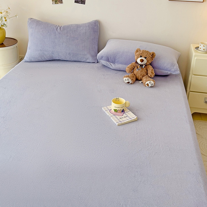 91家纺网 家纺一手货源 找家纺 芷凡家纺 2025新款A类纯色条纹格子加厚牛奶绒床笠 牛奶绒床笠-奶紫