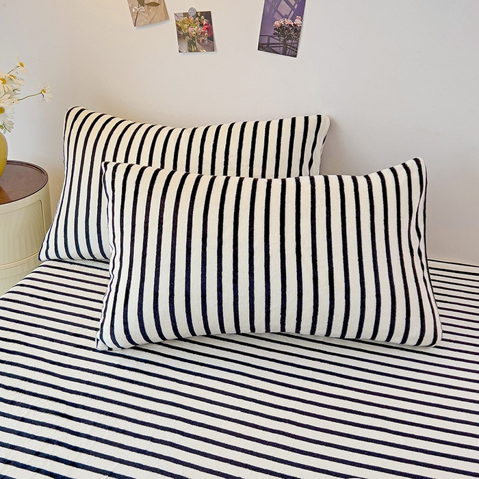 91家纺网 家纺一手货源 找家纺 芷凡家纺 2025新款A类纯色条纹格子加厚牛奶绒床笠 牛奶绒床笠-黑条