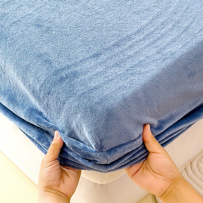 91家纺网 家纺一手货源 找家纺 芷凡家纺 2025新款A类纯色条纹格子加厚牛奶绒床笠 牛奶绒床笠-宝蓝