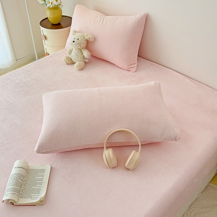 91家纺网 家纺一手货源 找家纺 芷凡家纺 2025新款A类纯色条纹格子加厚牛奶绒床笠 牛奶绒床笠-嫩粉