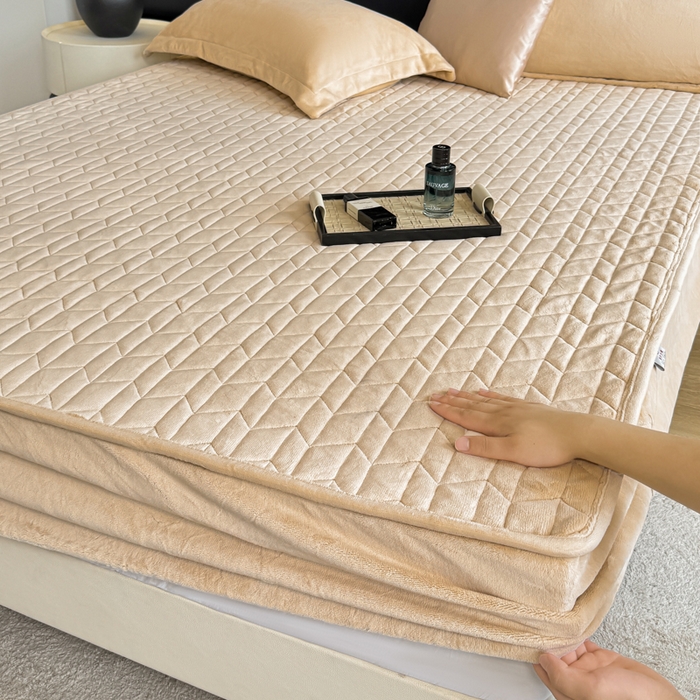 91家纺网 家纺一手货源 找家纺 （总）阿那亚 2025新款素色牛奶绒夹棉床笠