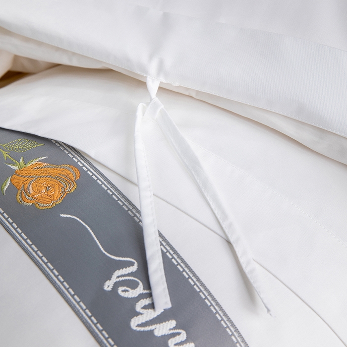 91家纺网 家纺一手货源 找家纺 锦兴酒店布草 2025新款高支高密民宿酒店织带款四件套 浅青