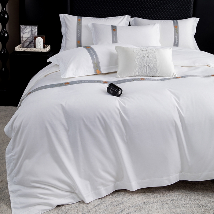 91家纺网 家纺一手货源 找家纺 锦兴酒店布草 2025新款高支高密民宿酒店织带款四件套 浅青