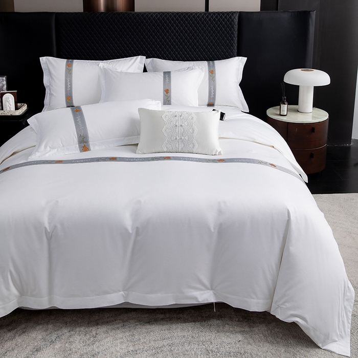 91家纺网 家纺一手货源 找家纺 锦兴酒店布草 2025新款高支高密民宿酒店织带款四件套 浅青