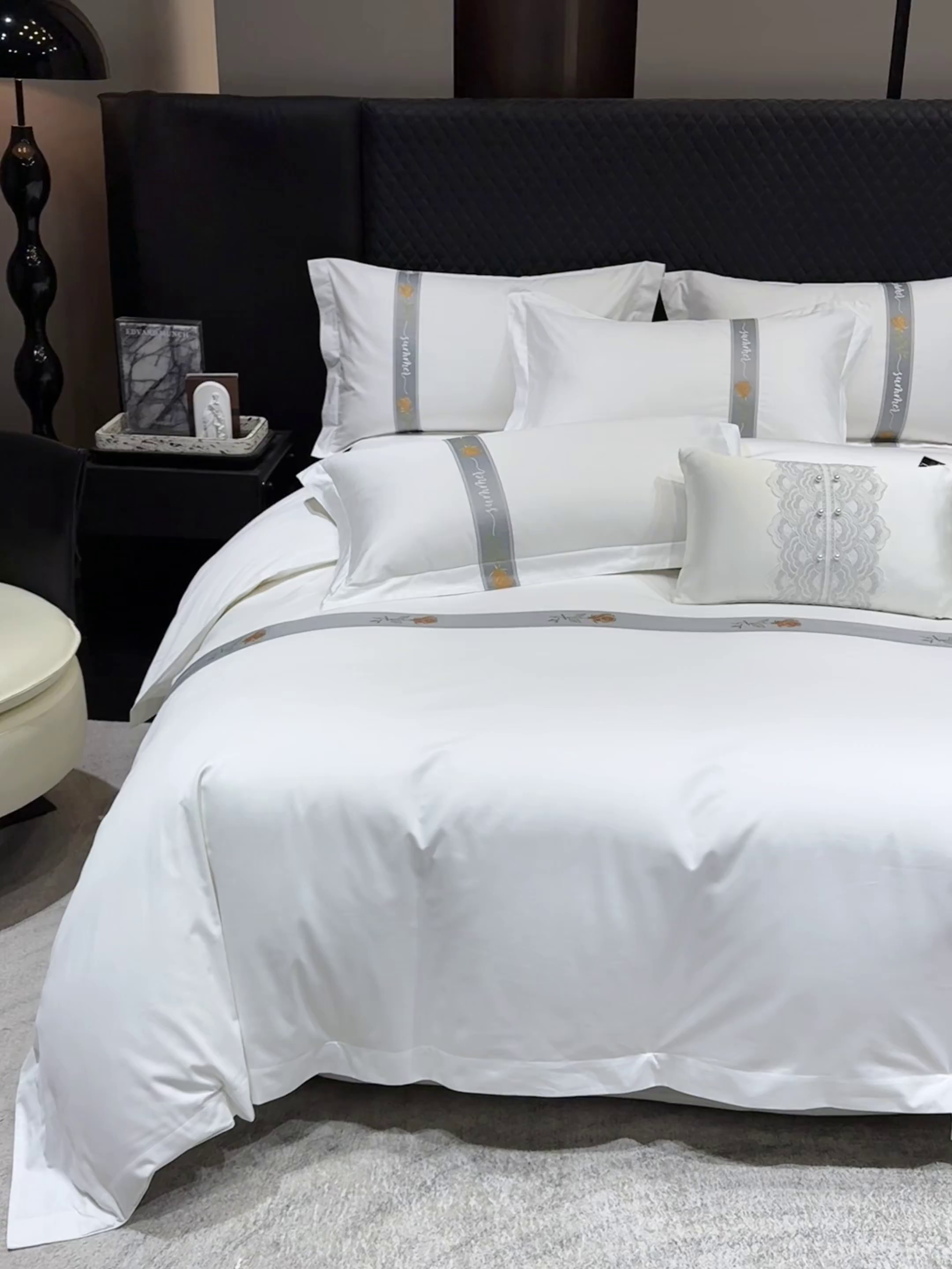 91家纺网 家纺一手货源 找家纺 锦兴酒店布草 2025新款高支高密民宿酒店织带款四件套 浅青