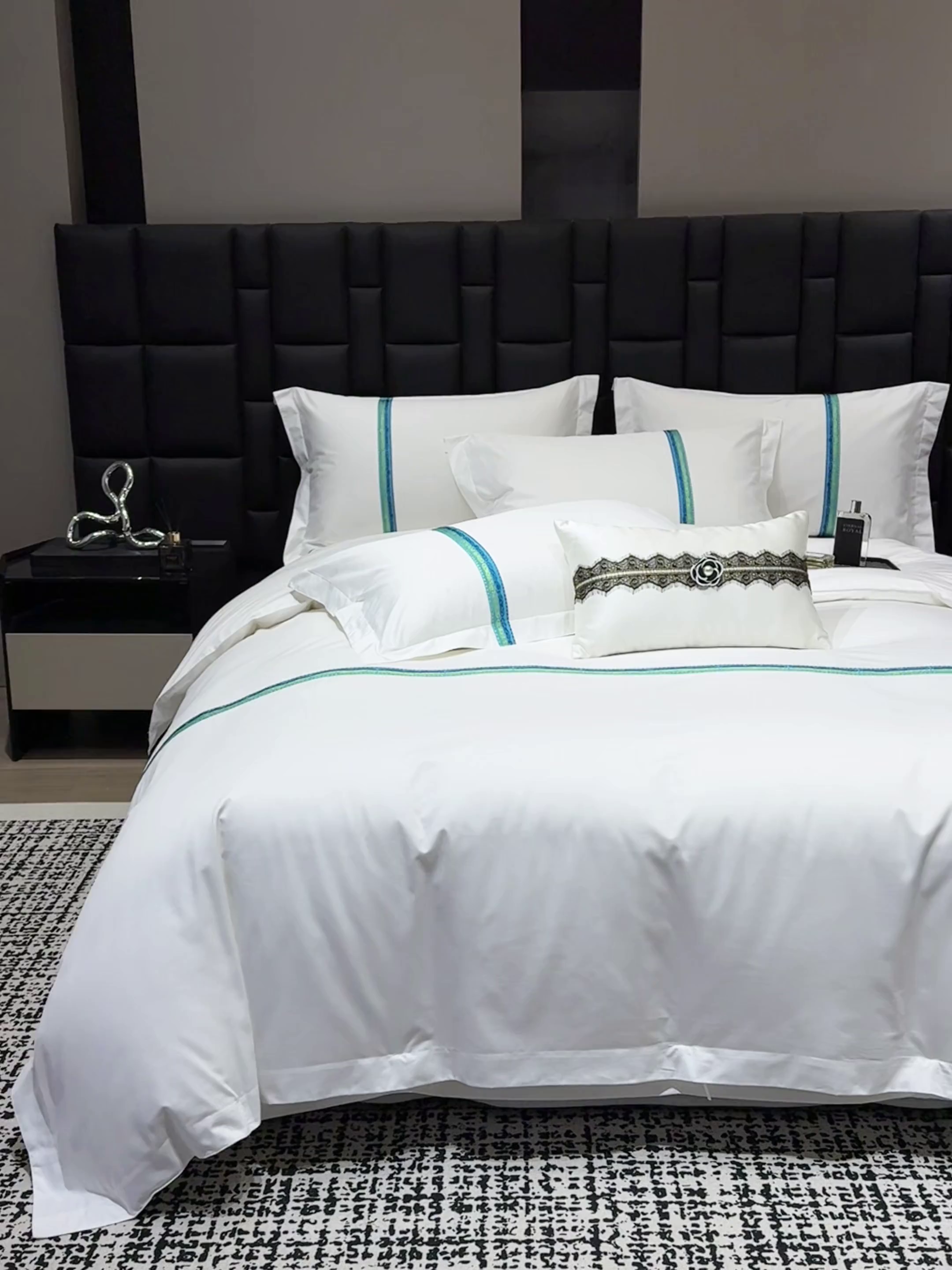 91家纺网 家纺一手货源 找家纺 锦兴酒店布草 2025新款高支高密民宿酒店织带款四件套 青蓝