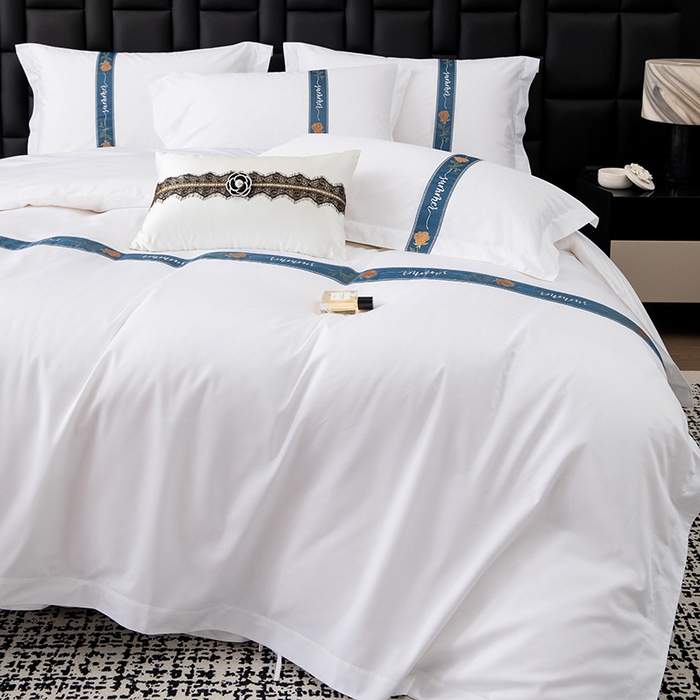 91家纺网 家纺一手货源 找家纺 锦兴酒店布草 2025新款高支高密民宿酒店织带款四件套 蓝色花海