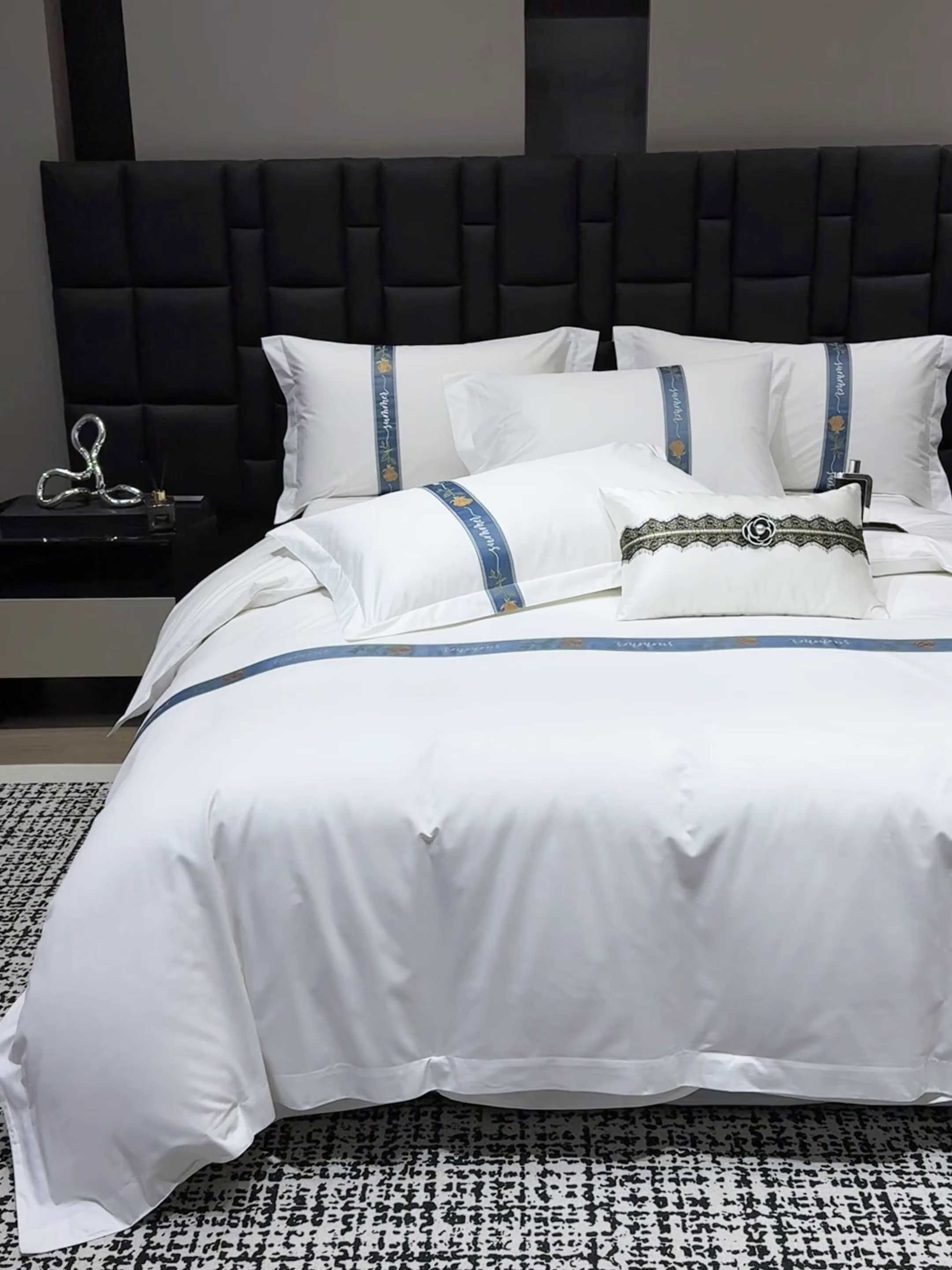 91家纺网 家纺一手货源 找家纺 锦兴酒店布草 2025新款高支高密民宿酒店织带款四件套 蓝色花海