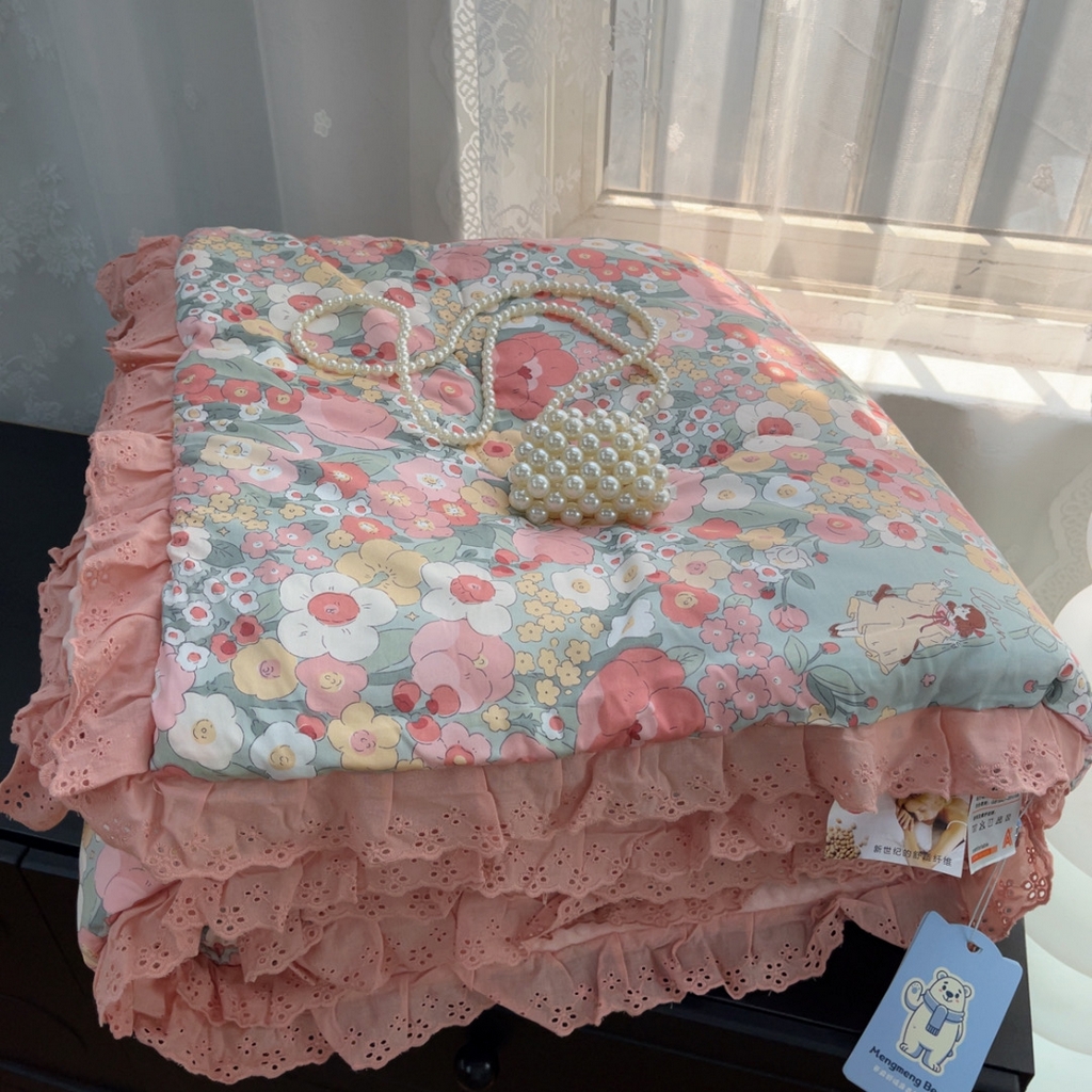 91家纺网 家纺一手货源 找家纺 暖居 2025新款纯棉花边款春秋豆豆被四季通用 安娜公主