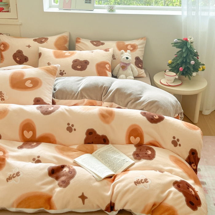 91家纺网 家纺一手货源 找家纺 贝扬思家纺 2025新款软fufu加厚保暖可爱系简约牛奶绒套件系列（小红书推荐）（提供买家秀） 巧克力熊