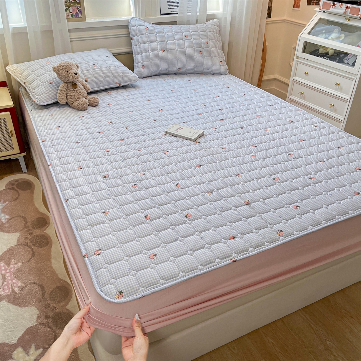 91家纺网 家纺一手货源 找家纺 （总）布卢姆床垫 2025新款A类皱皱纱印花夹棉床笠