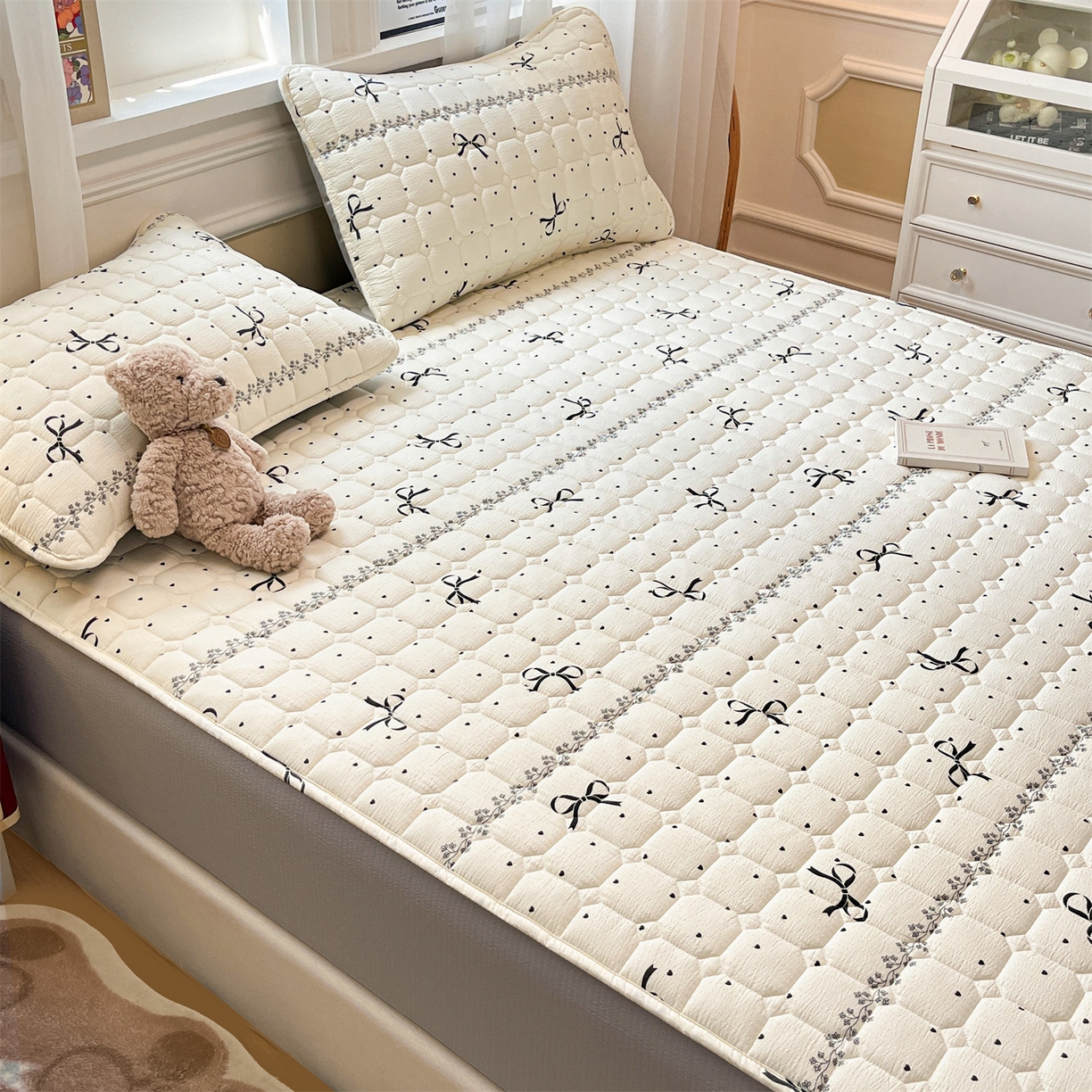 91家纺网 家纺一手货源 找家纺 （总）布卢姆床垫 2025新款A类皱皱纱印花夹棉床笠