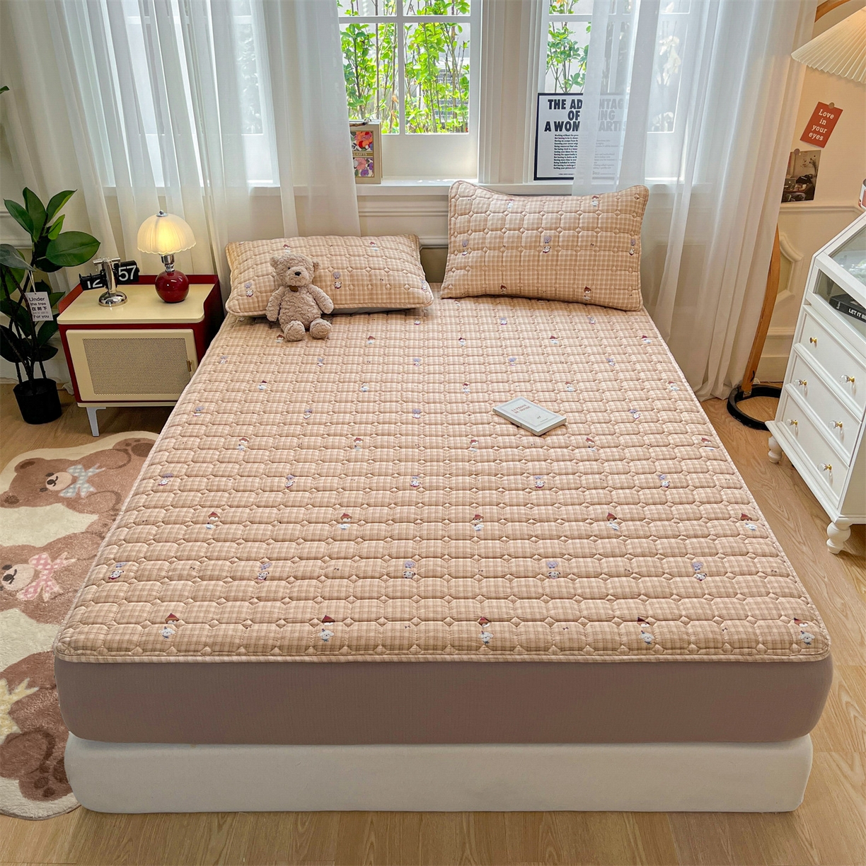 91家纺网 家纺一手货源 找家纺 布卢姆床垫 2025新款A类皱皱纱印花夹棉床笠 焦糖小狗