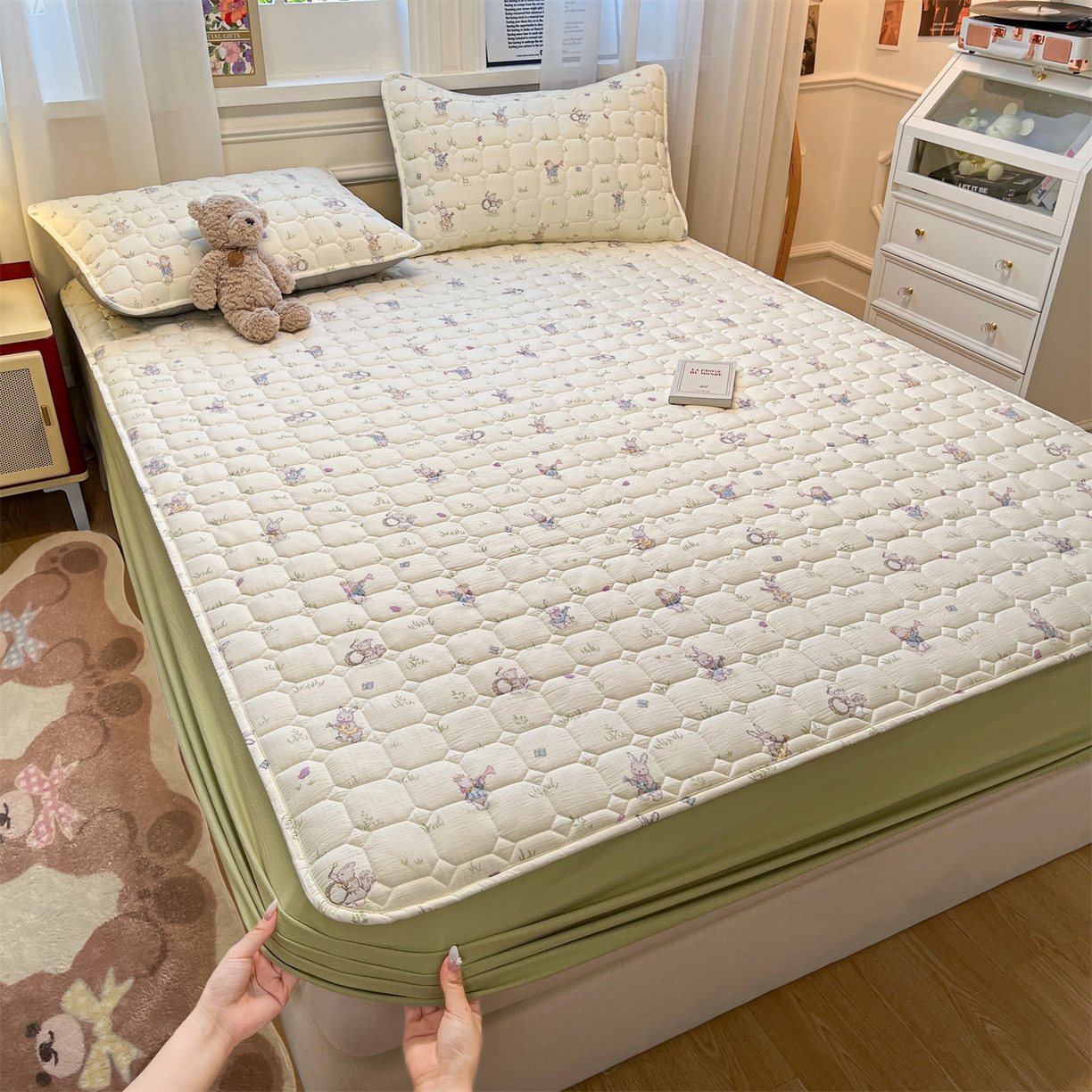 91家纺网 家纺一手货源 找家纺 （总）布卢姆床垫 2025新款A类皱皱纱印花夹棉床笠