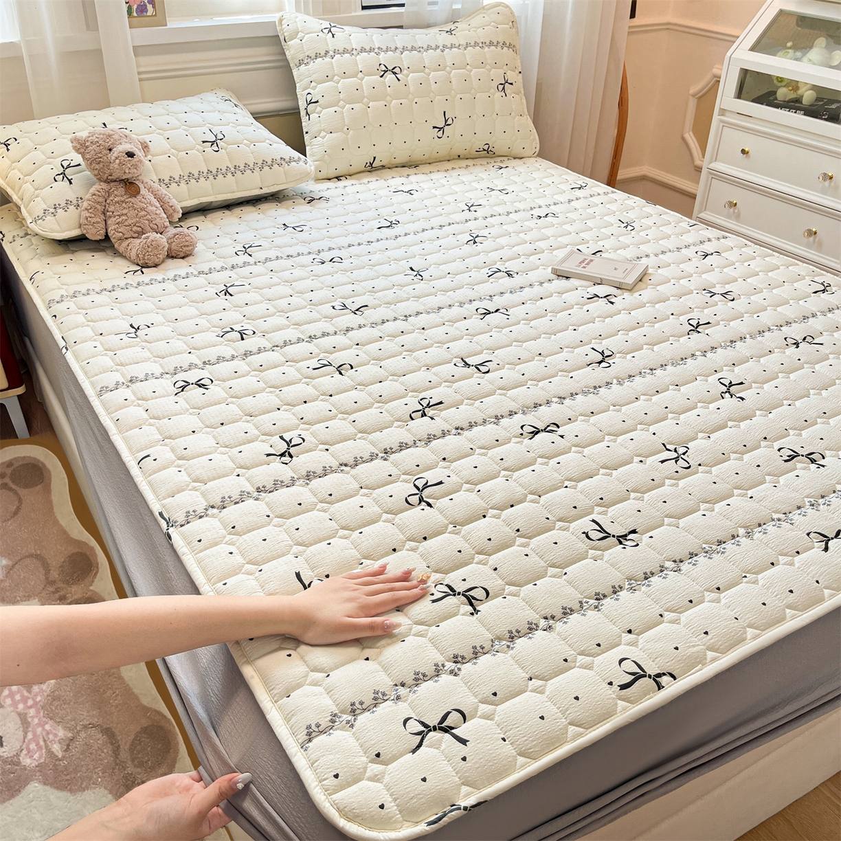 91家纺网 家纺一手货源 找家纺 （总）布卢姆床垫 2025新款A类皱皱纱印花夹棉床笠