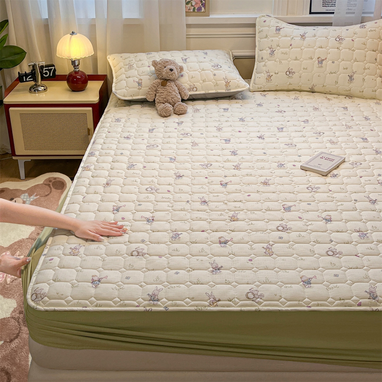 91家纺网 家纺一手货源 找家纺 布卢姆床垫 2025新款A类皱皱纱印花夹棉床笠 森林舞会