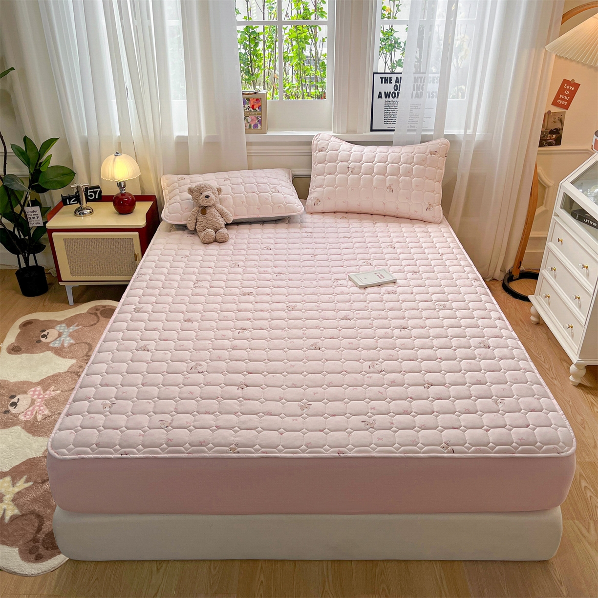 91家纺网 家纺一手货源 找家纺 布卢姆床垫 2025新款A类皱皱纱印花夹棉床笠 萌萌兔