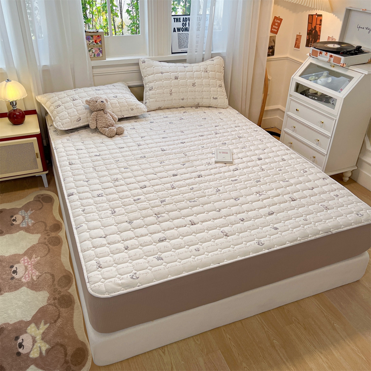 91家纺网 家纺一手货源 找家纺 布卢姆床垫 2025新款A类皱皱纱印花夹棉床笠 极简主义