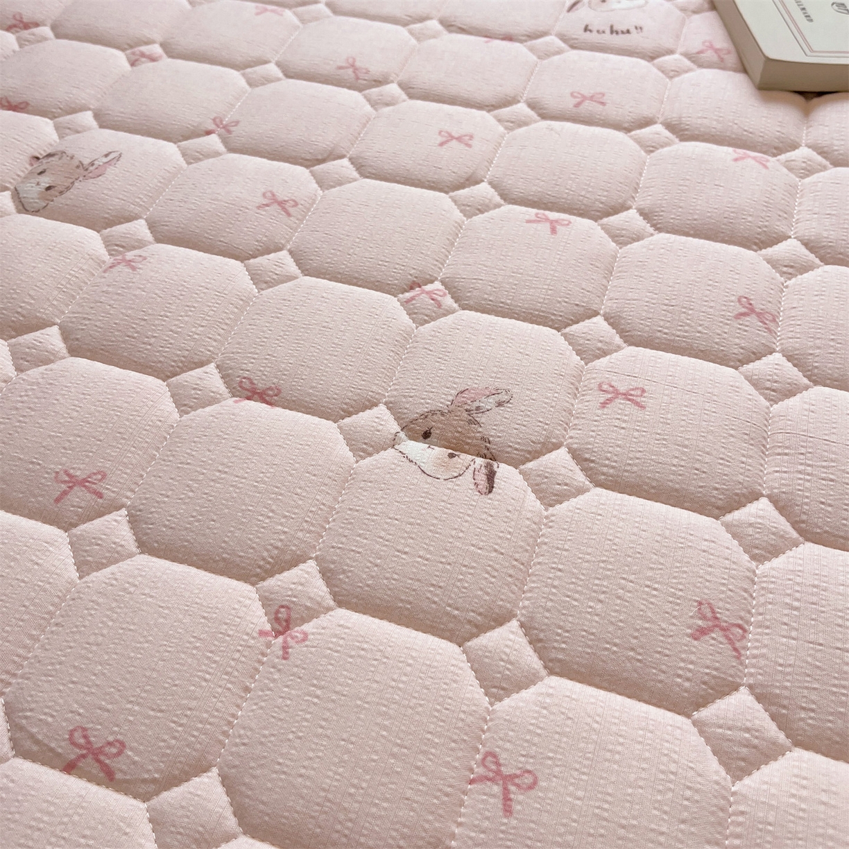 91家纺网 家纺一手货源 找家纺 布卢姆床垫 2025新款A类皱皱纱印花夹棉床笠 萌萌兔