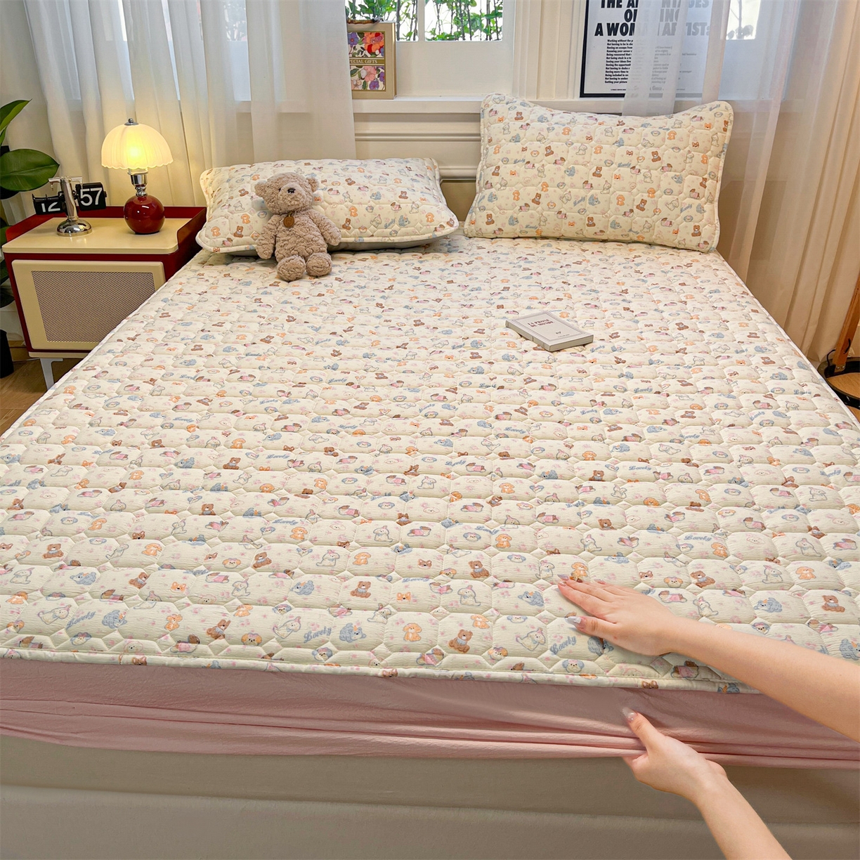 91家纺网 家纺一手货源 找家纺 布卢姆床垫 2025新款A类皱皱纱印花夹棉床笠 泡芙小狗