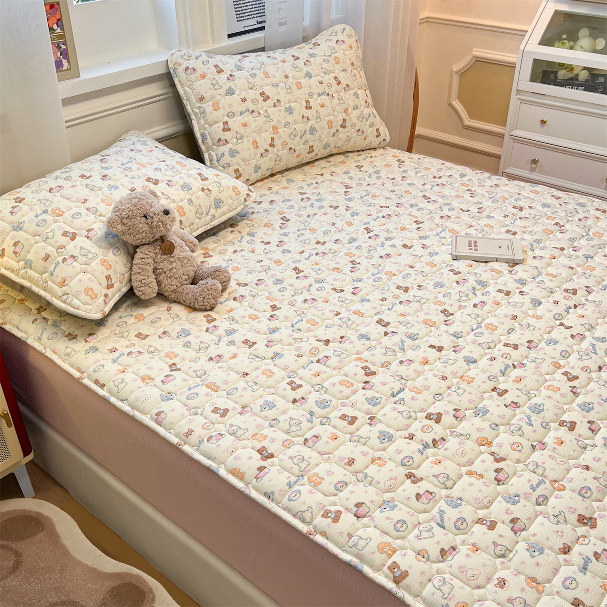 91家纺网 家纺一手货源 找家纺 布卢姆床垫 2025新款A类皱皱纱印花夹棉床笠 泡芙小狗