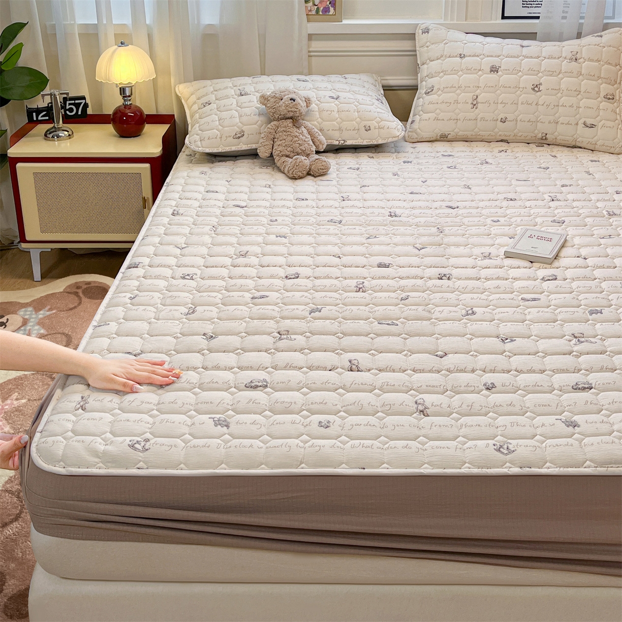 91家纺网 家纺一手货源 找家纺 布卢姆床垫 2025新款A类皱皱纱印花夹棉床笠 极简主义