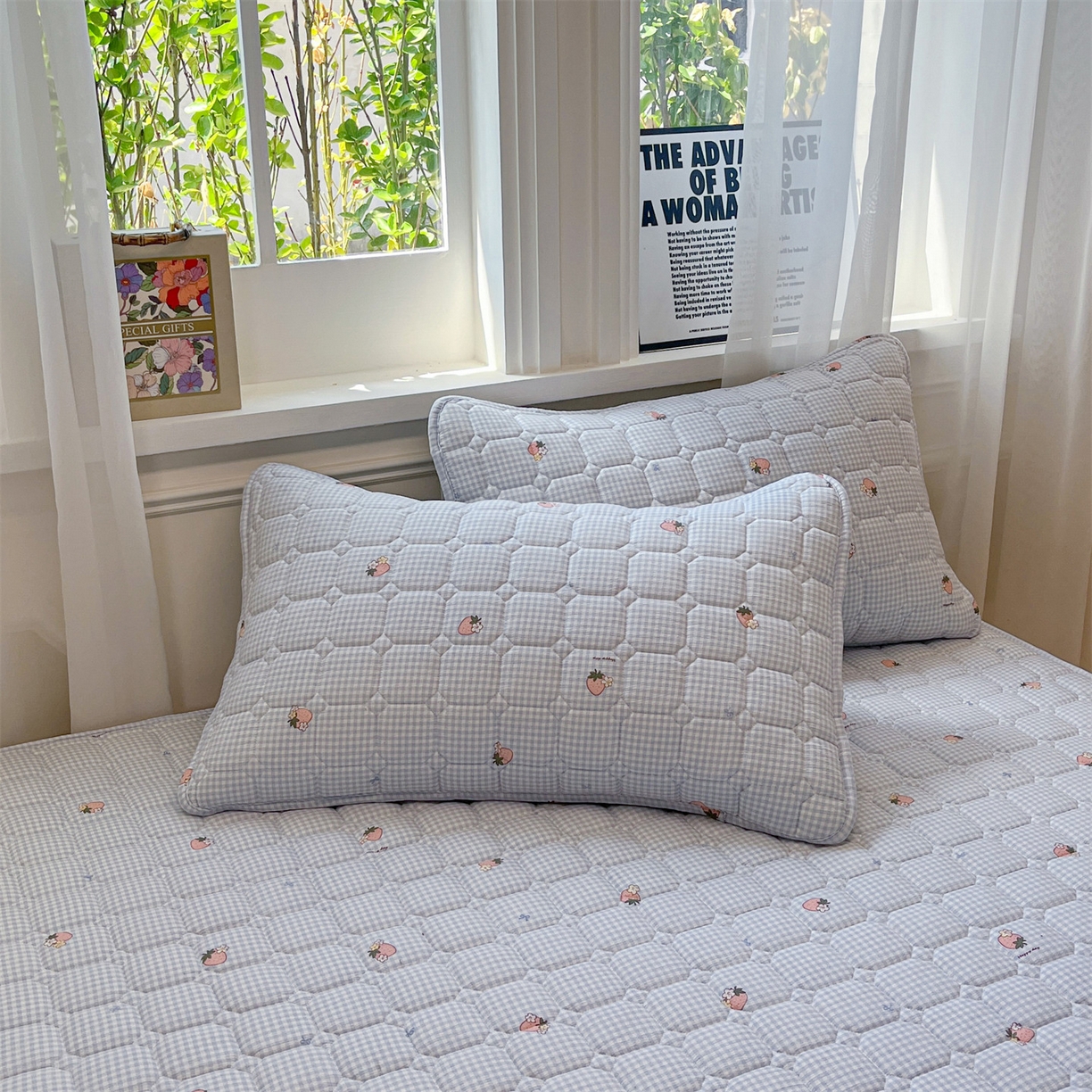 91家纺网 家纺一手货源 找家纺 布卢姆床垫 2025新款A类皱皱纱印花夹棉床笠 甜心草莓