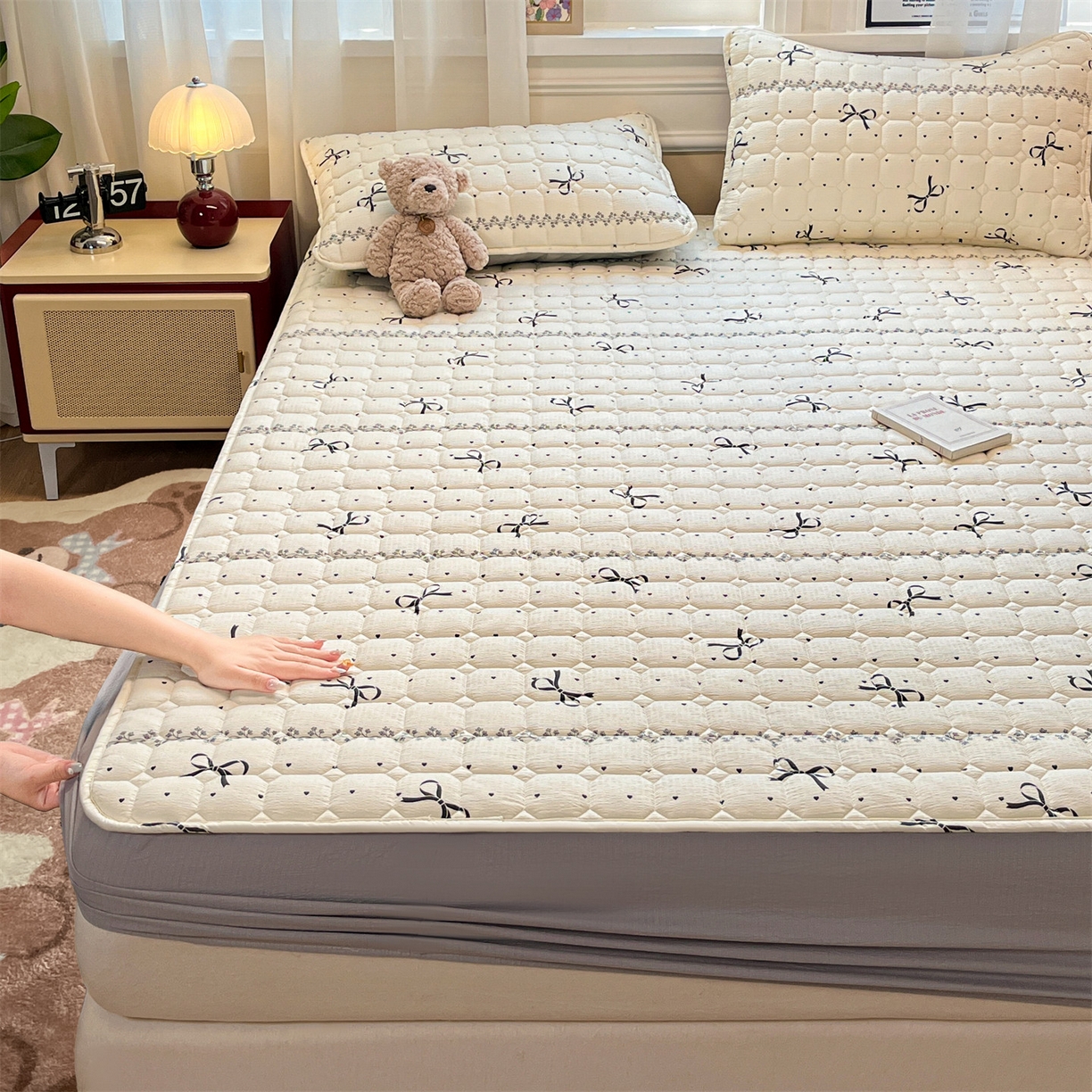 91家纺网 家纺一手货源 找家纺 布卢姆床垫 2025新款A类皱皱纱印花夹棉床笠 蝴蝶可颂