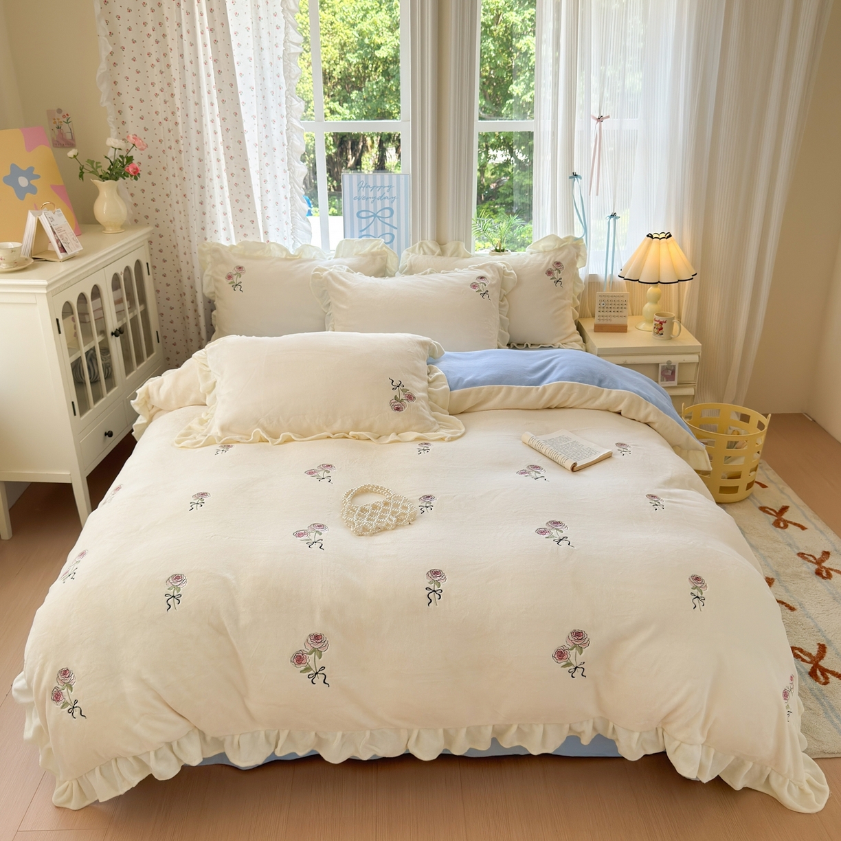 91家纺网 家纺一手货源 找家纺 （总）娜娜 2025新款法式花边刺绣牛奶绒四件套