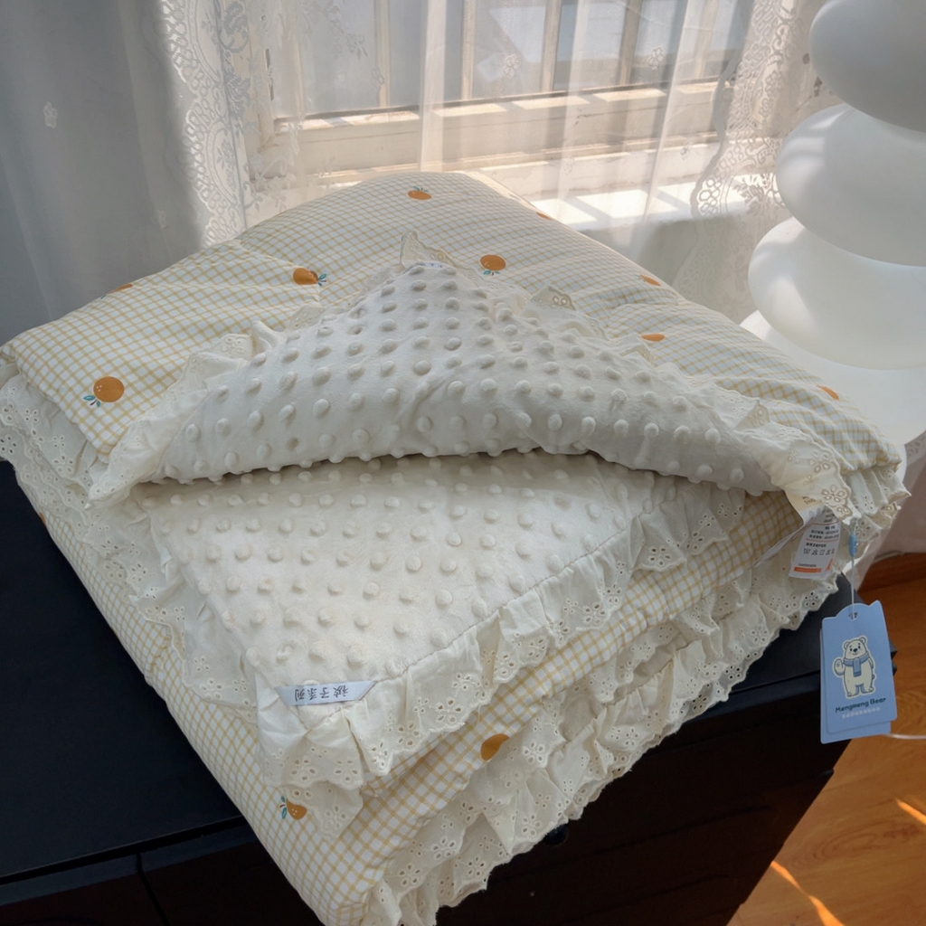 91家纺网 家纺一手货源 找家纺 暖居 2025新款纯棉花边款春秋豆豆被四季通用 小橘子