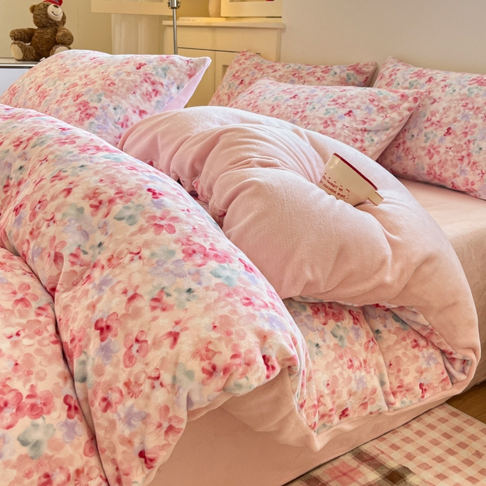 91家纺网 家纺一手货源 找家纺 贝扬思家纺 2025新款软fufu加厚保暖可爱系简约牛奶绒套件系列（小红书推荐）（提供买家秀） 玫瑰粉黛