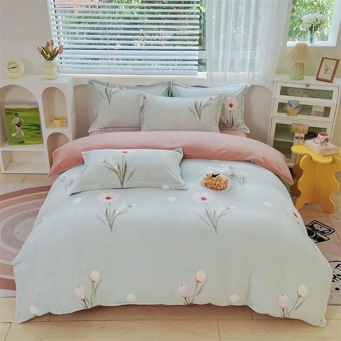 锦罗绣 2025新款230克牛奶绒印花四件套秋意恋人