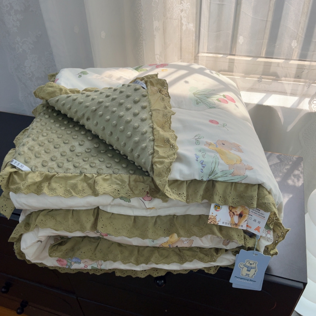 91家纺网 家纺一手货源 找家纺 暖居 2025新款纯棉花边款春秋豆豆被四季通用 幸运兔