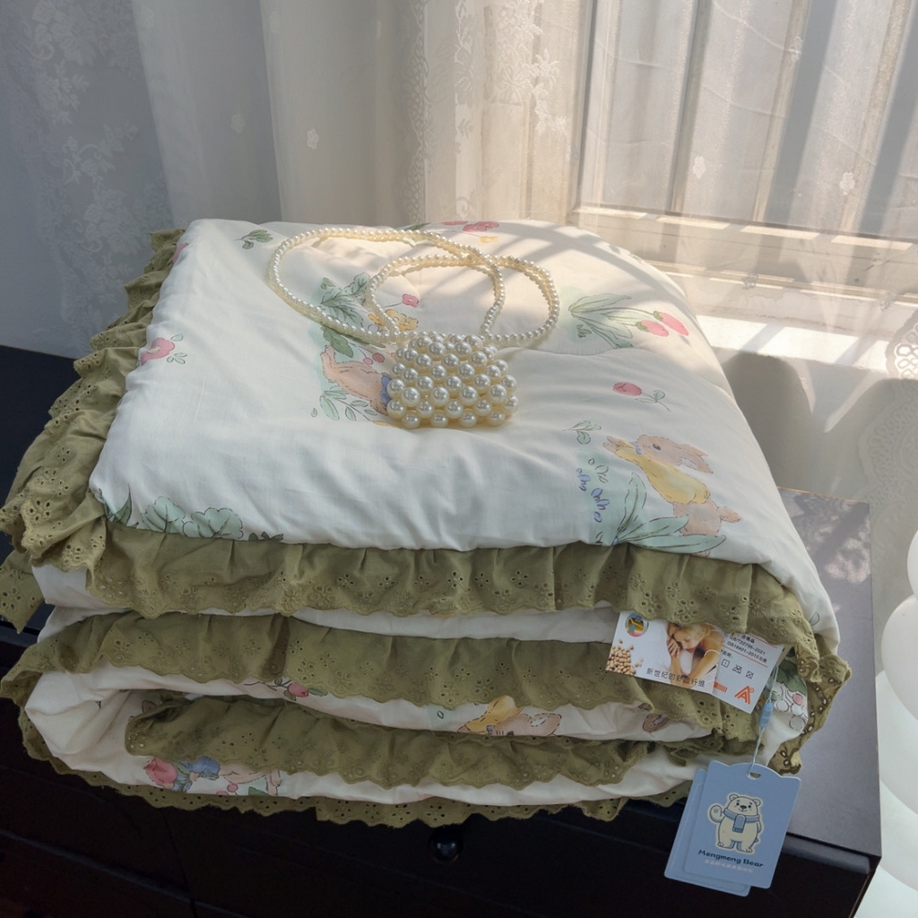 91家纺网 家纺一手货源 找家纺 暖居 2025新款纯棉花边款春秋豆豆被四季通用 幸运兔