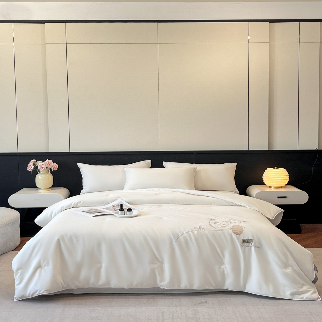 91家纺网 家纺一手货源 找家纺 紫乐 2025新款60支全棉长绒棉绣花蚕丝被纯棉春秋被加厚保暖冬被 奶油白