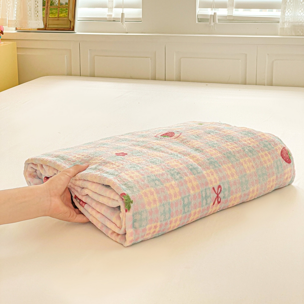 91家纺网 家纺一手货源 找家纺 Mata蔓塔家 2025新款四季款双面印花牛奶绒午休毯毛毯毯子空调毯 草莓奶茶