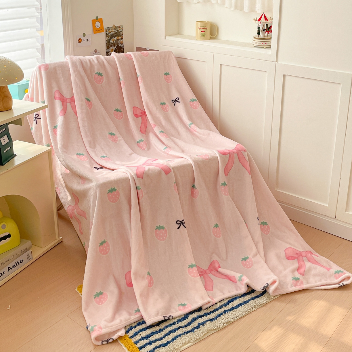 91家纺网 家纺一手货源 找家纺 Mata蔓塔家 2025新款四季款双面印花牛奶绒午休毯毛毯毯子空调毯 草莓园