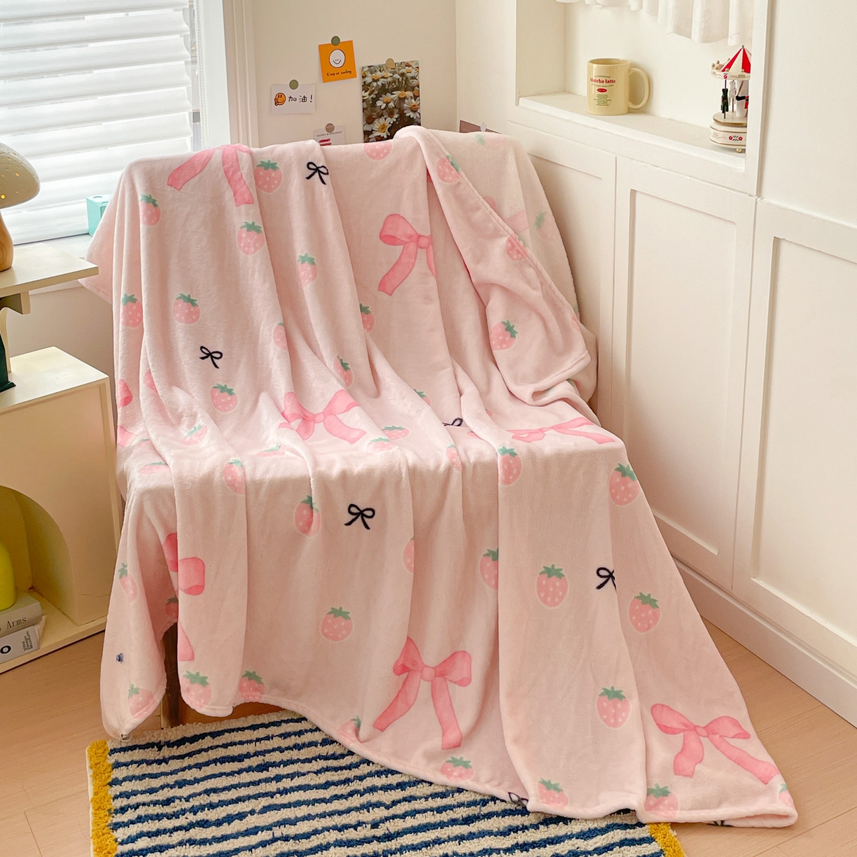 91家纺网 家纺一手货源 找家纺 Mata蔓塔家 2025新款四季款双面印花牛奶绒午休毯毛毯毯子空调毯 草莓园