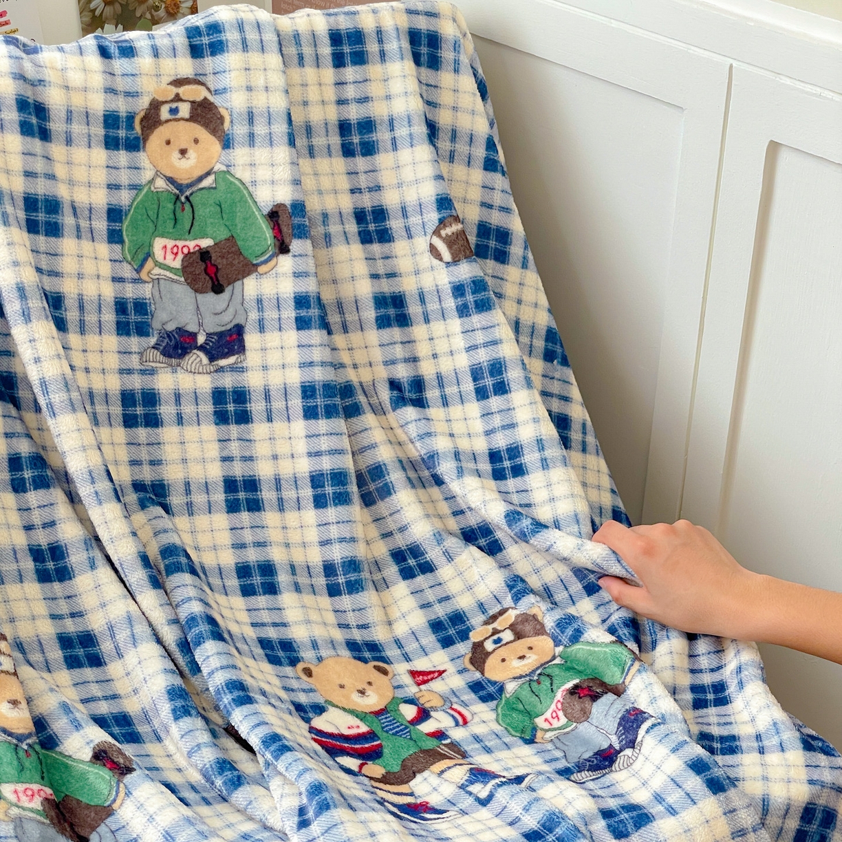 91家纺网 家纺一手货源 找家纺 Mata蔓塔家 2025新款四季款双面印花牛奶绒午休毯毛毯毯子空调毯 穿鞋的熊