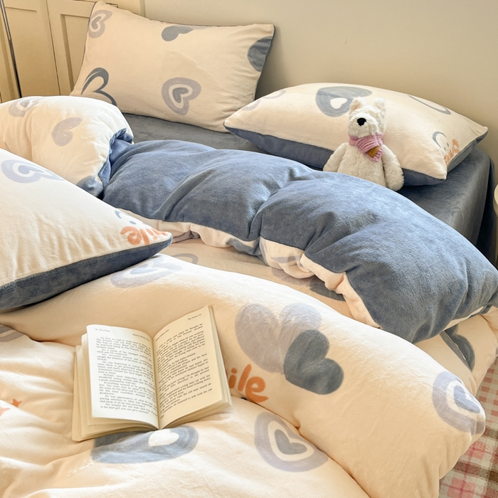 91家纺网 家纺一手货源 找家纺 贝扬思家纺 2025新款软fufu加厚保暖可爱系简约牛奶绒套件系列（小红书推荐）（提供买家秀） 蜡笔心