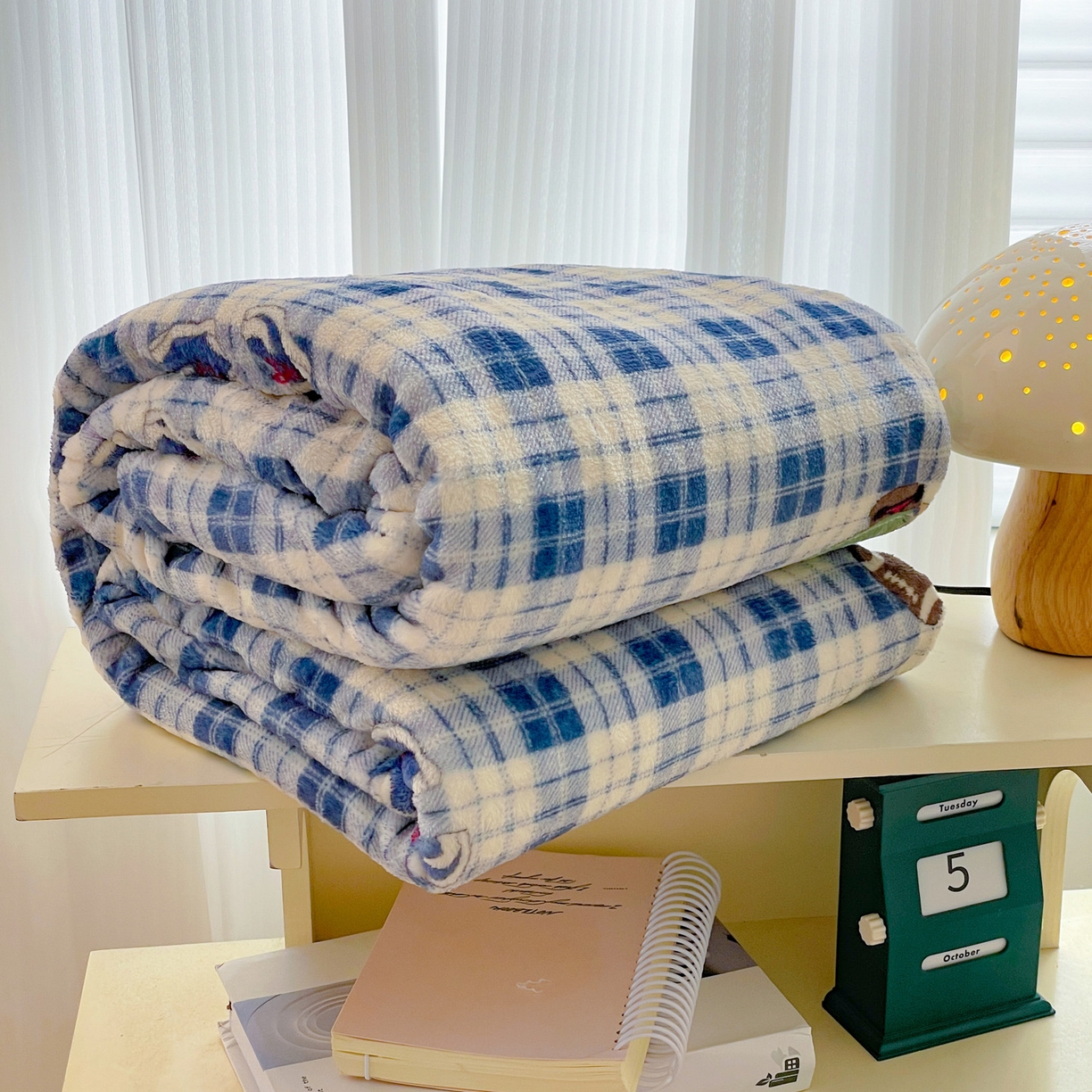 91家纺网 家纺一手货源 找家纺 Mata蔓塔家 2025新款四季款双面印花牛奶绒午休毯毛毯毯子空调毯 穿鞋的熊