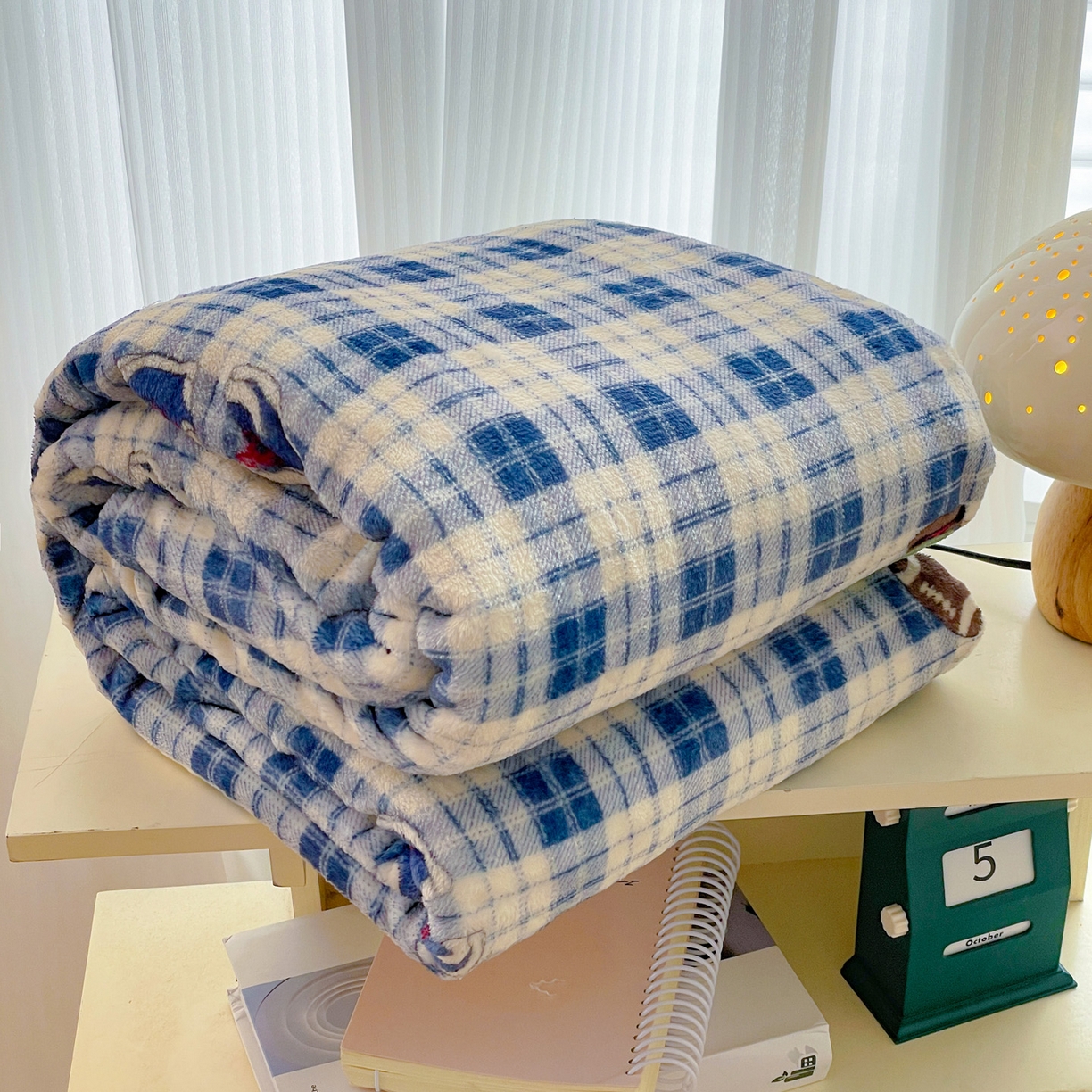 91家纺网 家纺一手货源 找家纺 Mata蔓塔家 2025新款四季款双面印花牛奶绒午休毯毛毯毯子空调毯 穿鞋的熊