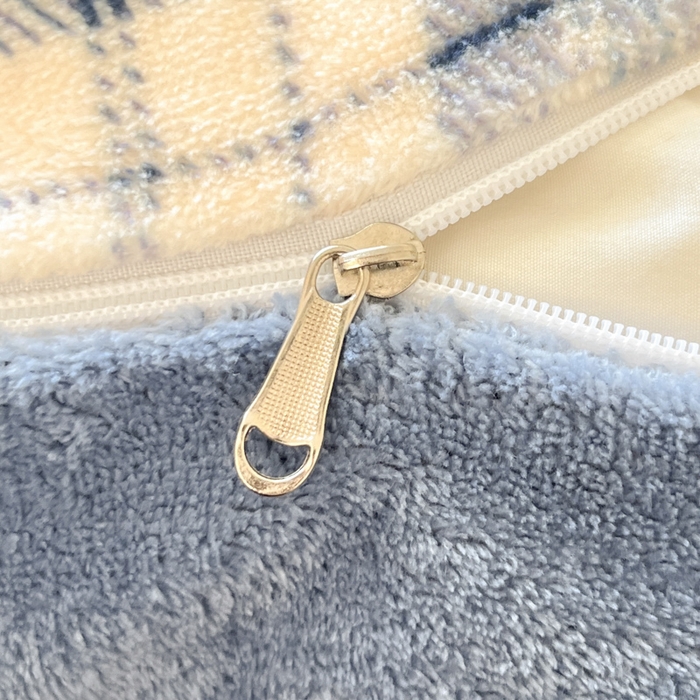 91家纺网 家纺一手货源 找家纺 贝扬思家纺 2025新款软fufu加厚保暖可爱系简约牛奶绒套件系列（小红书推荐）（提供买家秀） 蓝格英伦熊