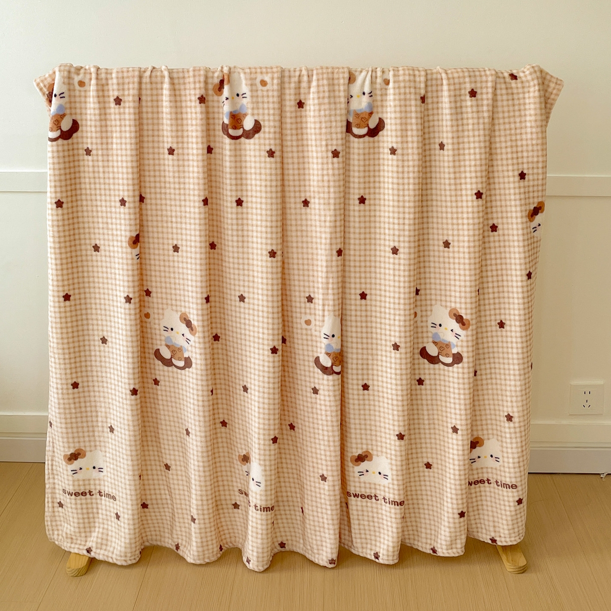 91家纺网 家纺一手货源 找家纺 Mata蔓塔家 2025新款四季款双面印花牛奶绒午休毯毛毯毯子空调毯 咖星小猫