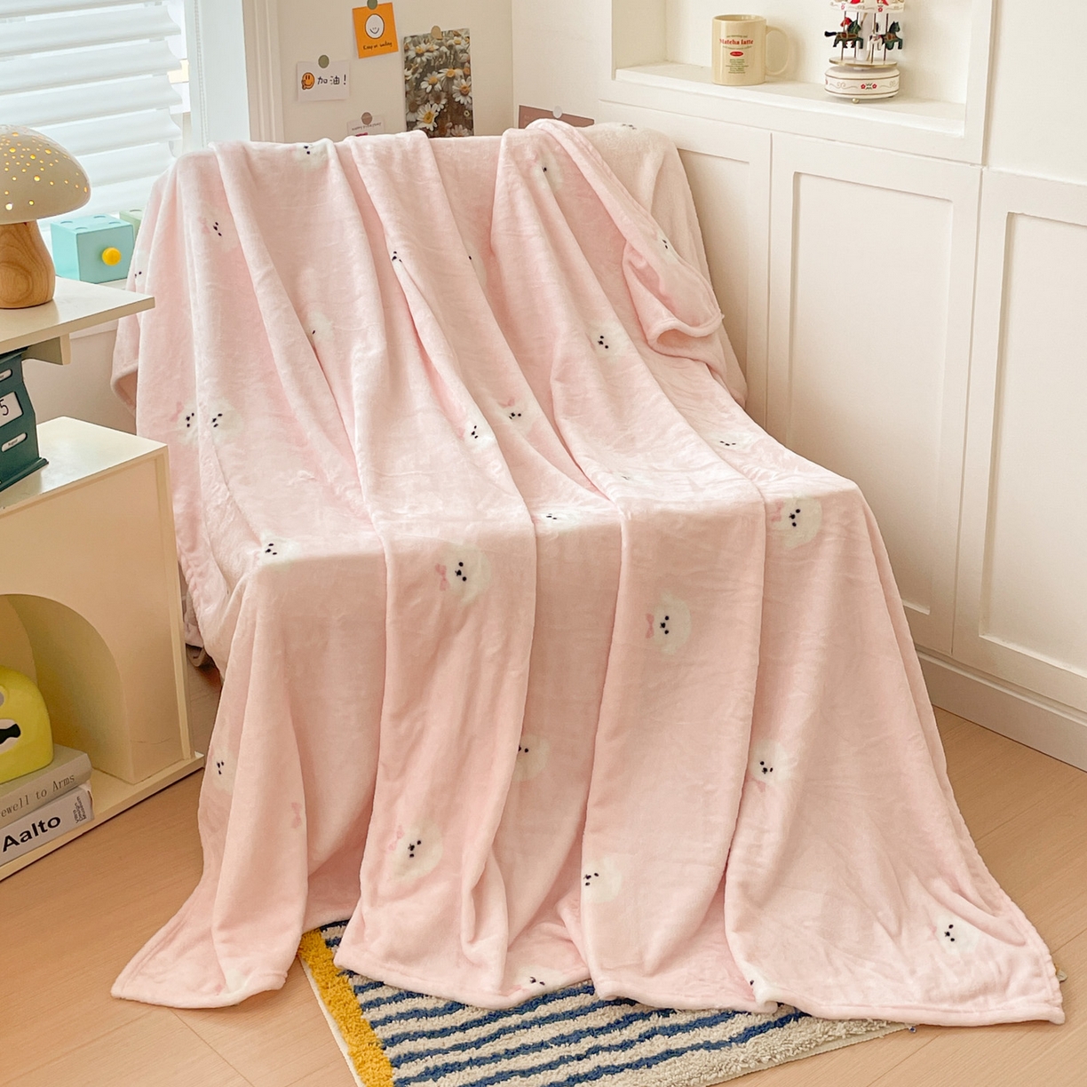 91家纺网 家纺一手货源 找家纺 Mata蔓塔家 2025新款四季款双面印花牛奶绒午休毯毛毯毯子空调毯 可爱狗头-粉