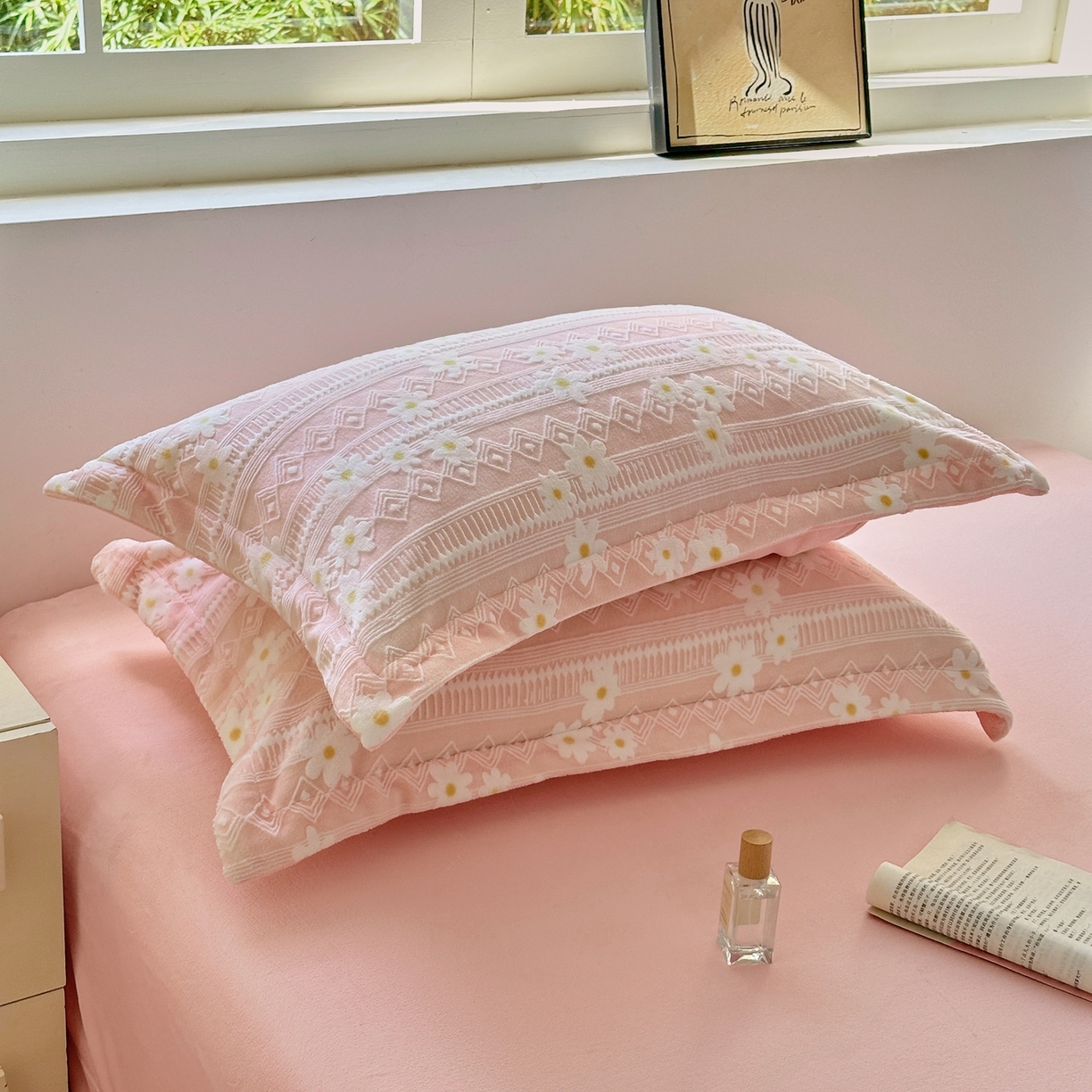 91家纺网 家纺一手货源 找家纺 娜娜 2025新款高克重牛奶绒百花齐放系列四件套 百花齐放-嫩粉