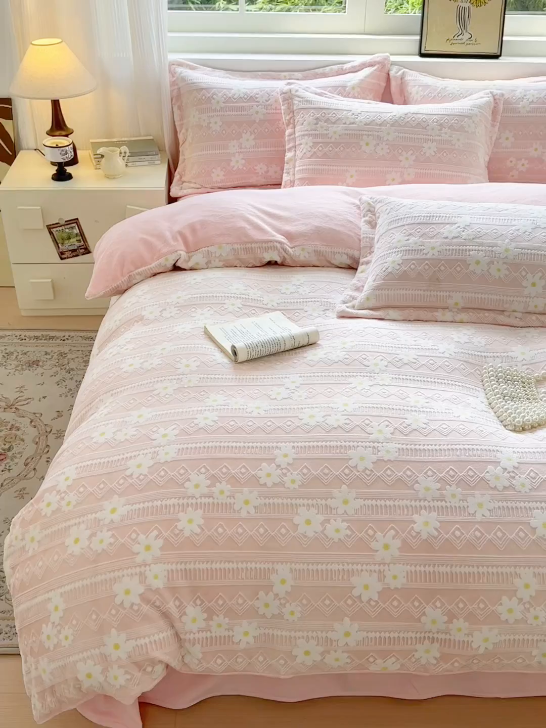 91家纺网 家纺一手货源 找家纺 娜娜 2025新款高克重牛奶绒百花齐放系列四件套 百花齐放-嫩粉