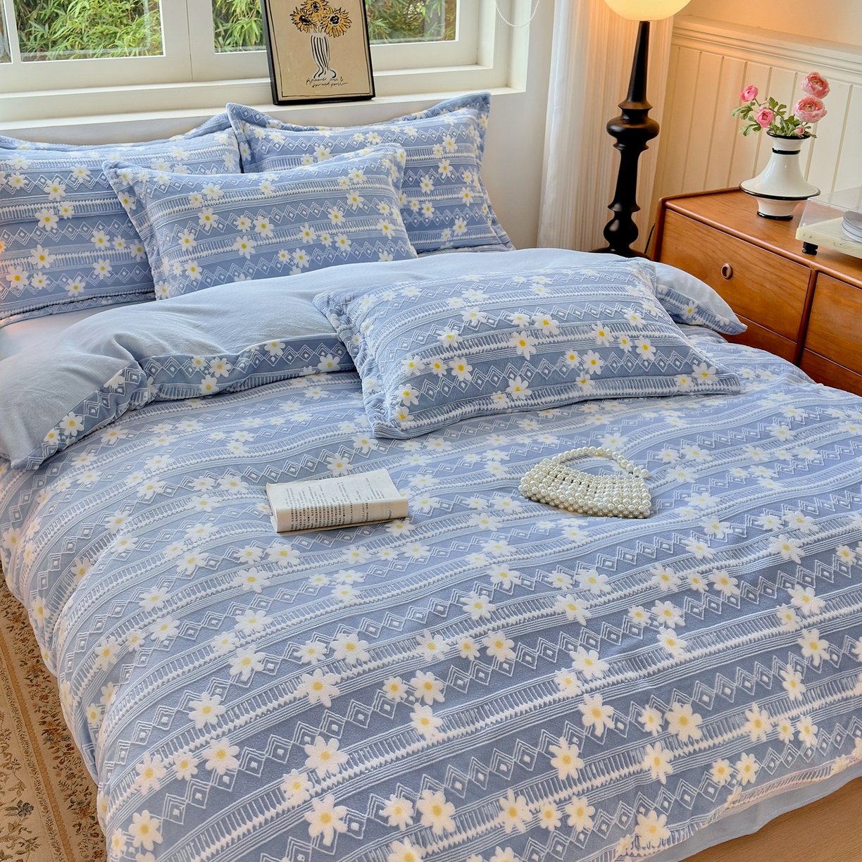 91家纺网 家纺一手货源 找家纺 娜娜 2025新款高克重牛奶绒百花齐放系列四件套 百花齐放-天空蓝