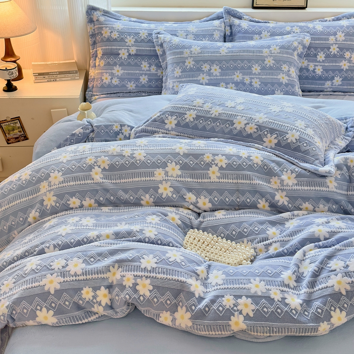 91家纺网 家纺一手货源 找家纺 娜娜 2025新款高克重牛奶绒百花齐放系列四件套 百花齐放-天空蓝