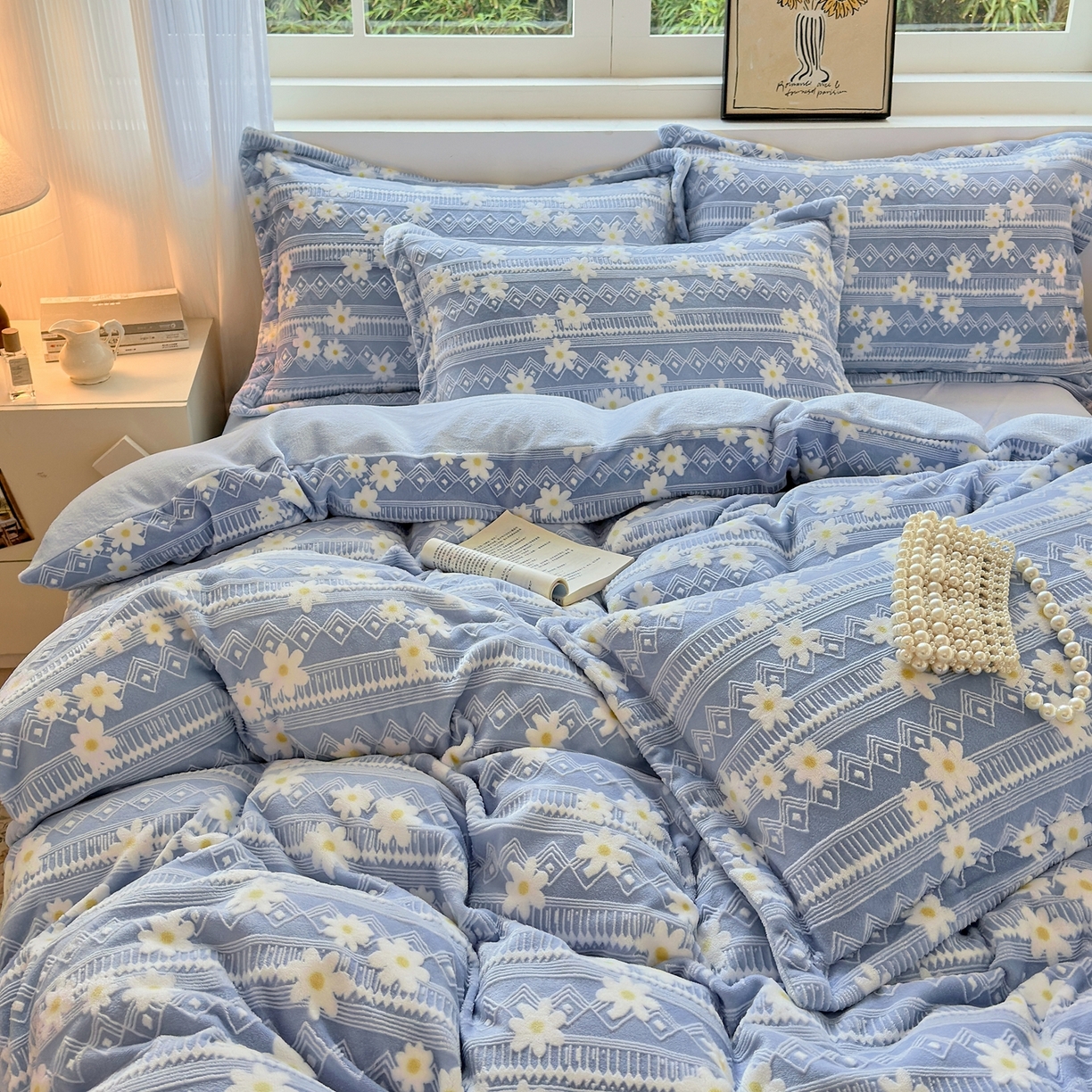 91家纺网 家纺一手货源 找家纺 娜娜 2025新款高克重牛奶绒百花齐放系列四件套 百花齐放-天空蓝